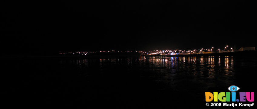 SX00812-00811-00815 Tramore promenade by night